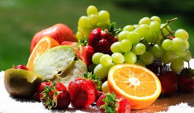 老年人适宜食用的水果与家用电器选择指南